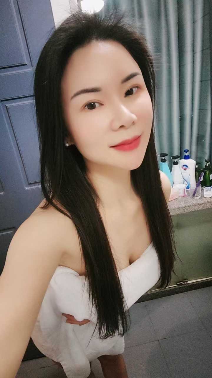 莲湖区大胸健身美女